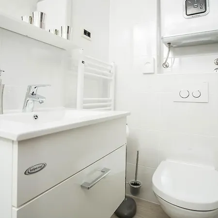 Apartments & Room Kartolina Apartman *