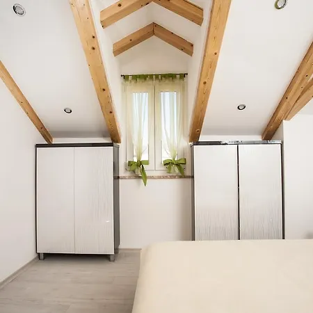 & Kartolina Apartamento