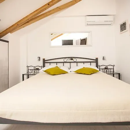 & Kartolina Apartamento *