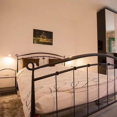 卡尔托丽娜公寓及客房 *