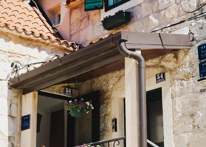 & Kartolina Lägenhet