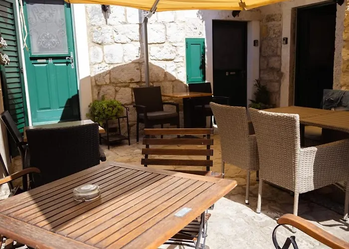 & Kartolina Lägenhet Split