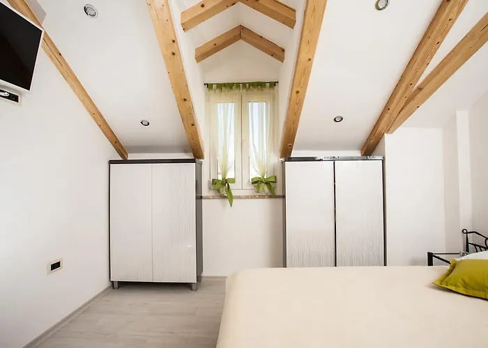 & Kartolina Lägenhet