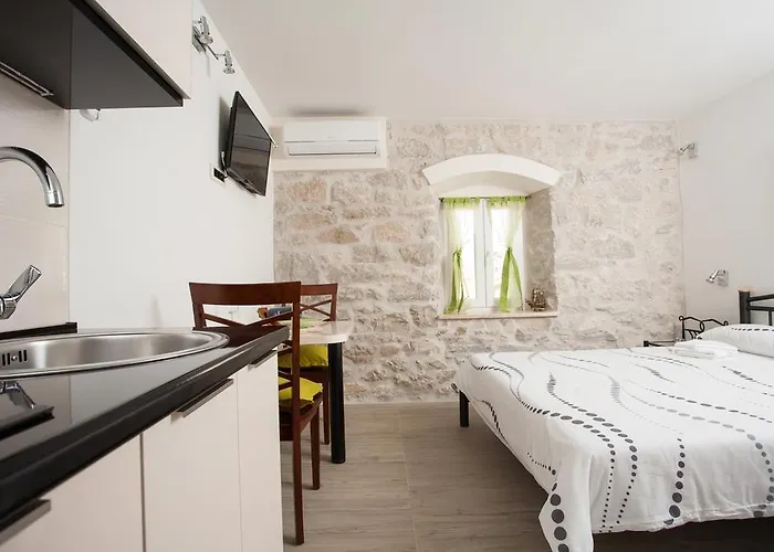 & Kartolina Lägenhet