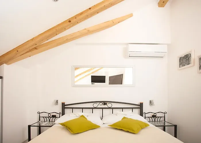 & Kartolina Lägenhet *