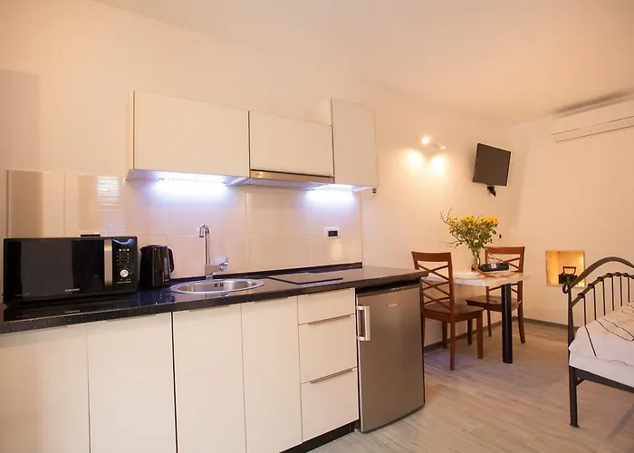 & Kartolina Lägenhet