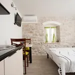 Apartments & Room Kartolina Apartment