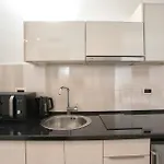 Apartment Apartments & Room Kartolina