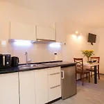Apartments & Room Kartolina Apartment