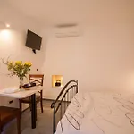 Apartment Apartments & Room Kartolina Split