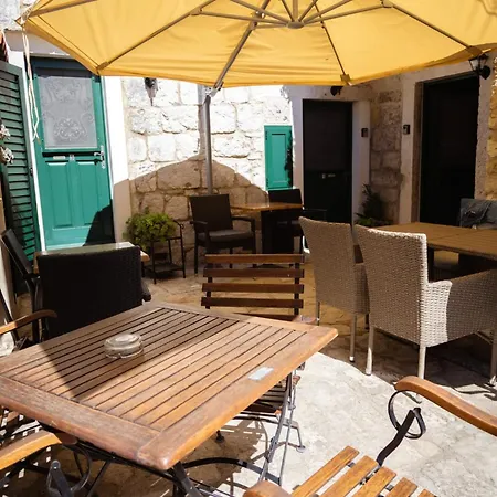 & Kartolina Apartman Split