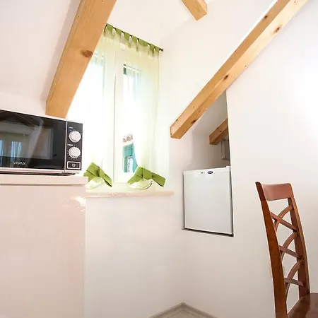 Apartment Apartments & Room Kartolina Split